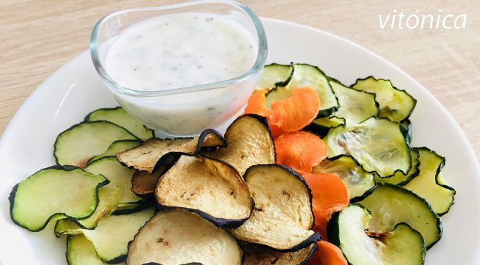 Chips vegetales de berenjena, calabacín, zanahoria y pepino para picar de forma saludable: sus beneficios y cómo prepararlos en casa